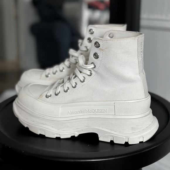 ブーツ Alexander McQueen Tread Slick Canvas Lace-Up Boots in White Alexander McQueen | Shoes | Alexander Mcqueen Womens Tread